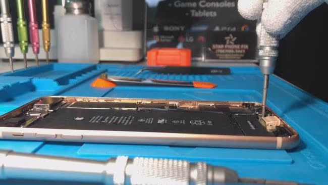 Go to a Repair Shop to Fix Black Spot on iPhone Screen